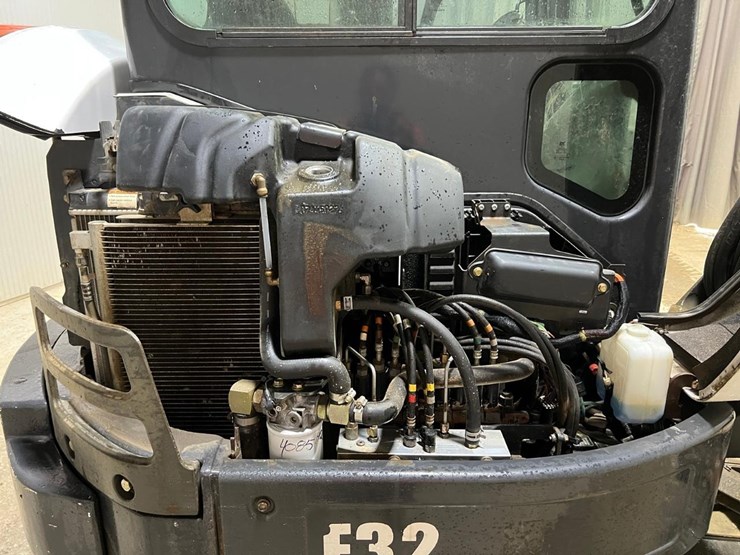 bobcat-e32-image-18
