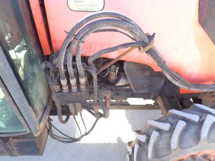 2016-kubota-m7040d-image-55