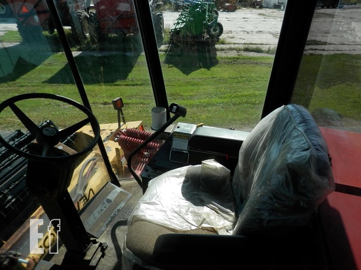 new-holland-2450-image-13