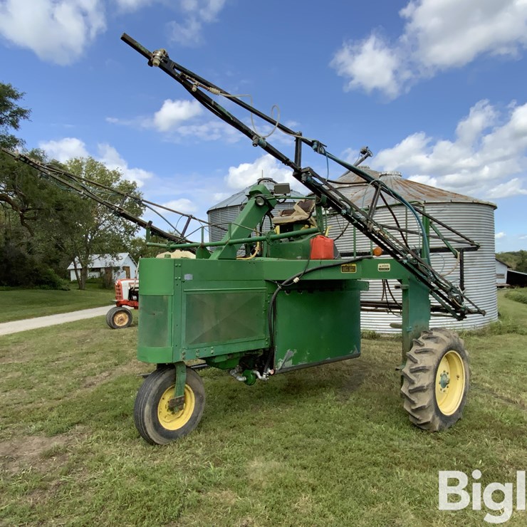 1971 JOHN DEERE 600