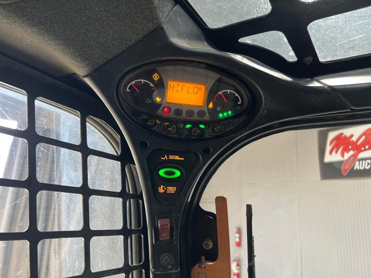2019-bobcat-t870-image-24