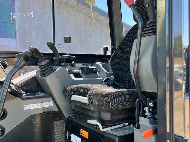 2022-bobcat-e88-image-28