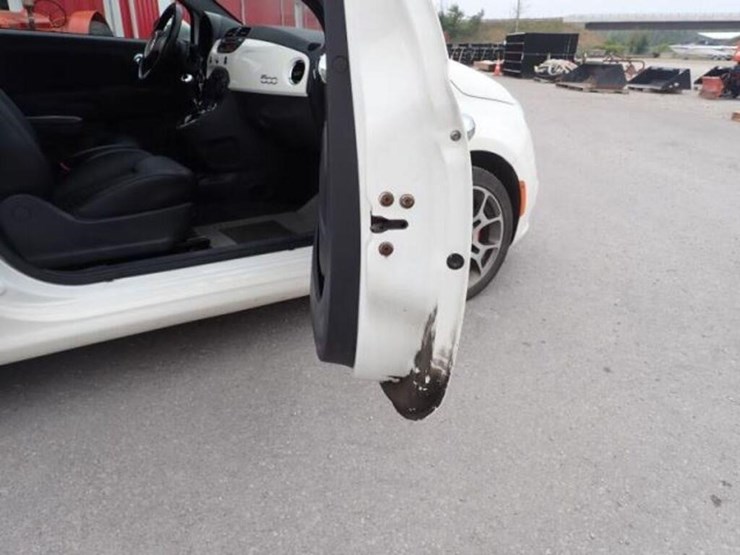 2015-fiat-500-automobile-3c3cffbr7ft662975-image-29