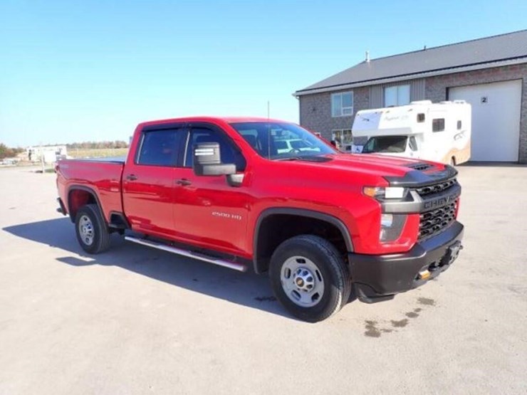 2022-chevrolet-2500-image-3