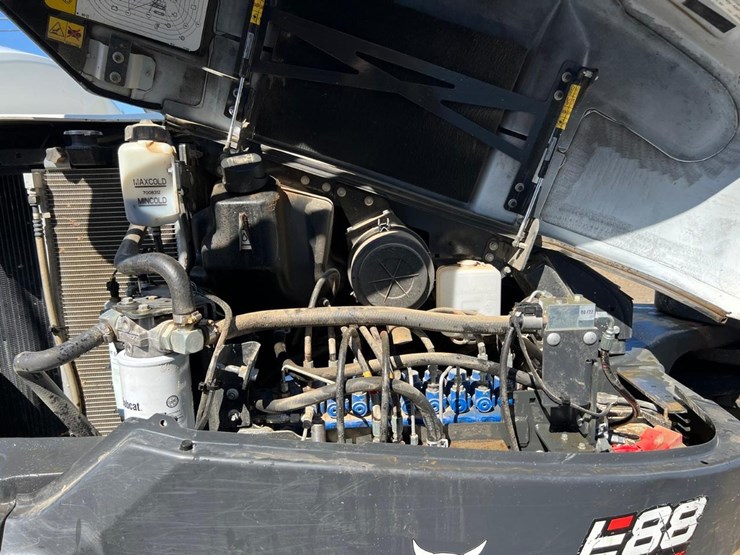 2022-bobcat-e88-image-21