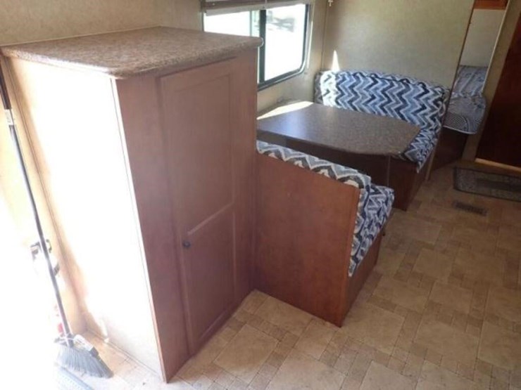 2012-skyline-nomad-t/a-travel-trailer-1se200r21cf0-image-43
