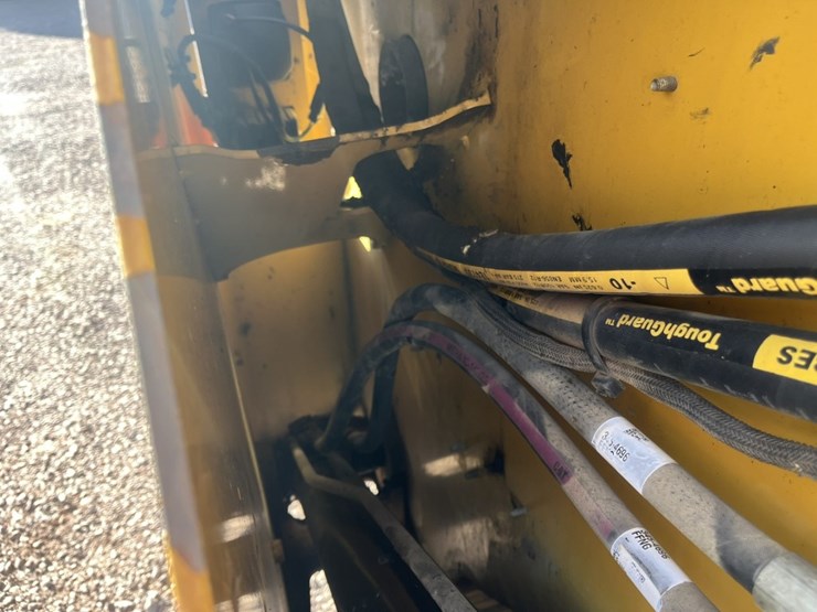 2012-caterpillar-272d-image-27