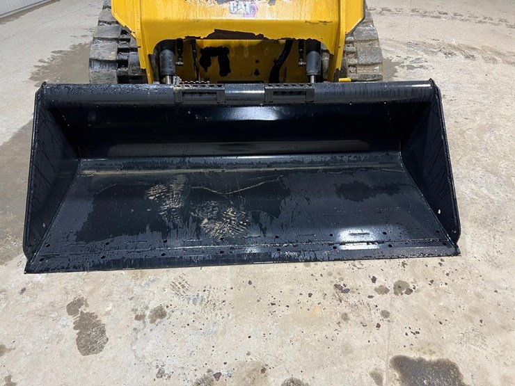 2022-caterpillar-259d3-image-9