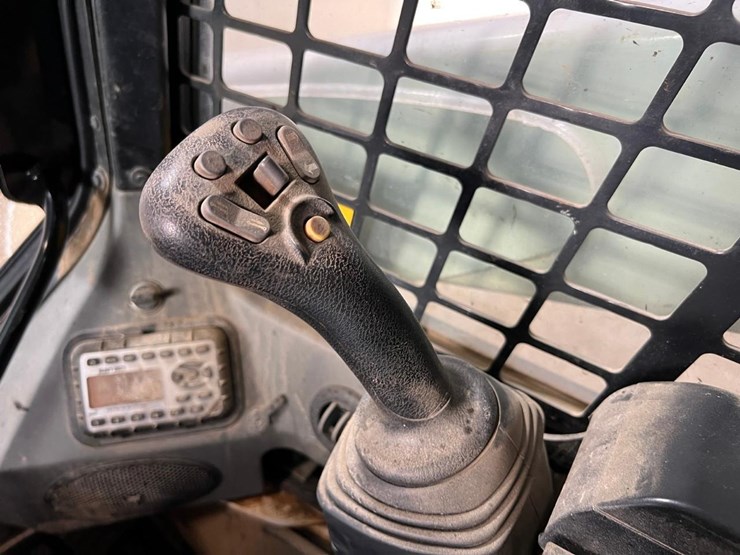 2023-bobcat-t770-image-28