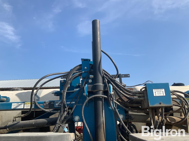 2005-kinze-3600-image-17