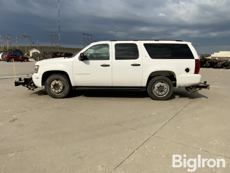 2008-chevrolet-suburban-2500-ls-image-8