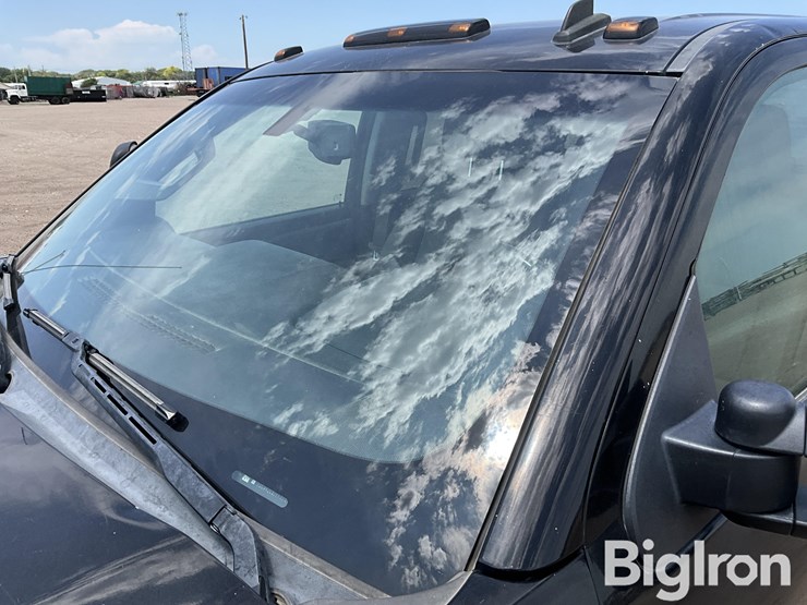 2015-chevrolet-silverado-3500-image-12