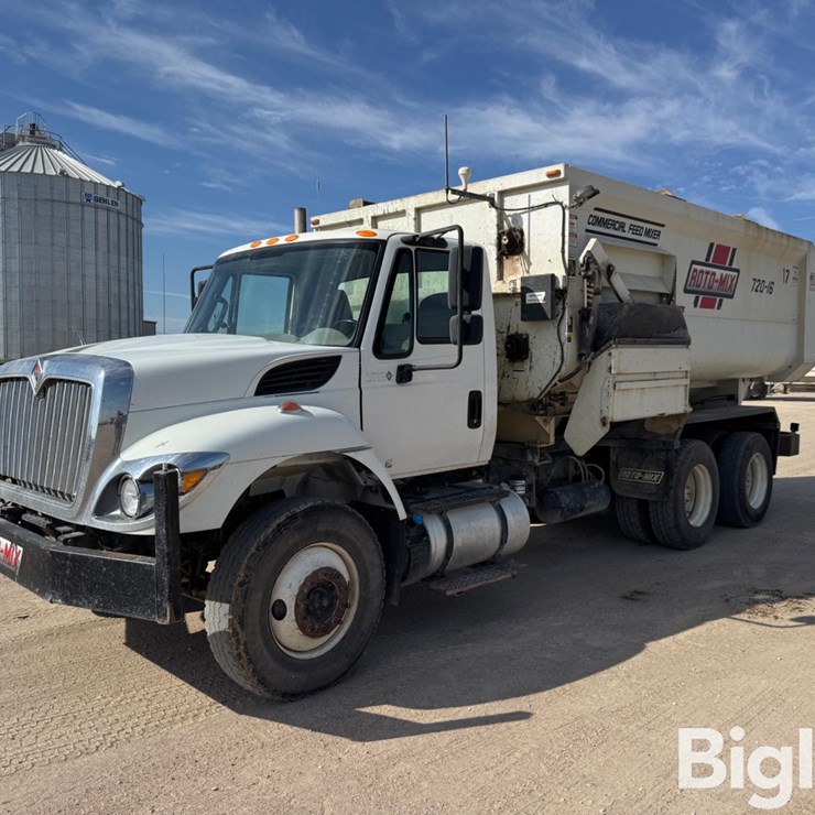 2019 INTERNATIONAL 7400