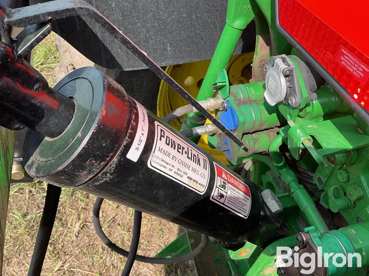 2015-john-deere-6125m-image-12
