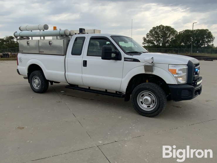 2015-ford-f250-xl-image-3