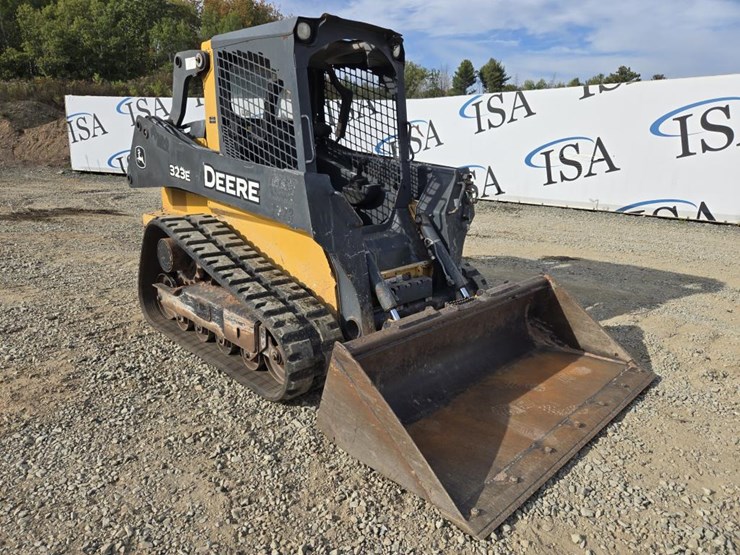 deere-323e-image-7