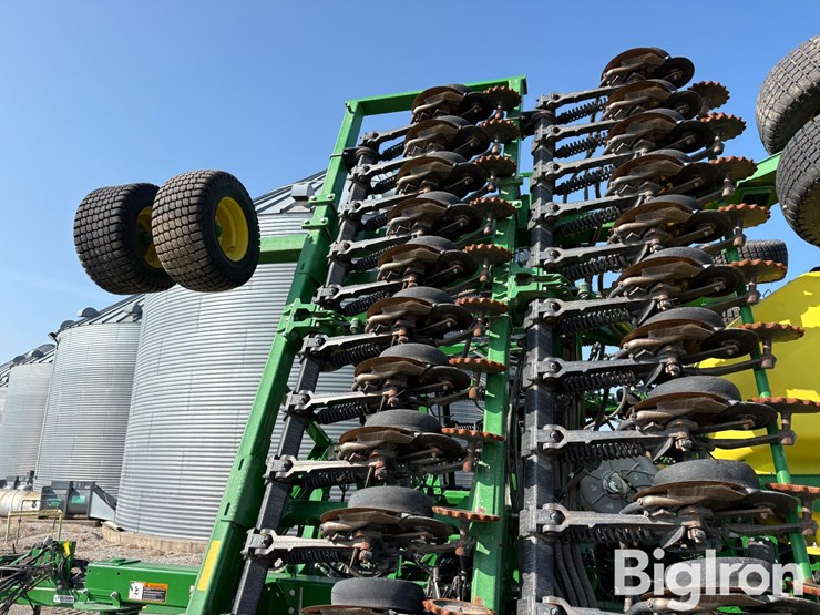 2022-john-deere-n542c-image-13