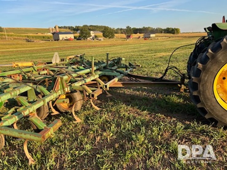 john-deere-1010-image-7