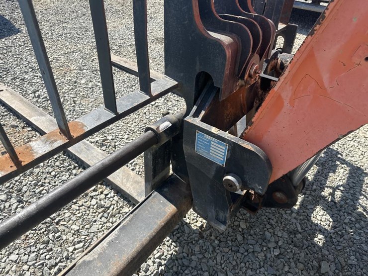 2006-jlg-g10-55a-image-22