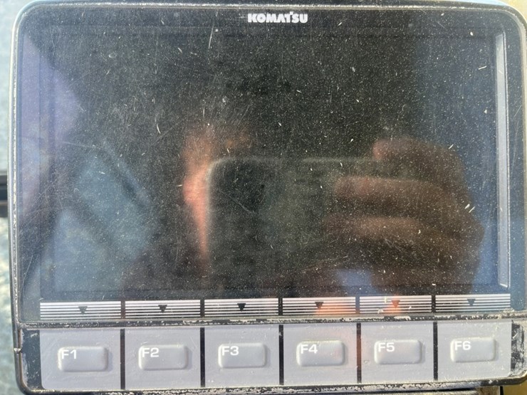 2012-komatsu-pc70-image-36