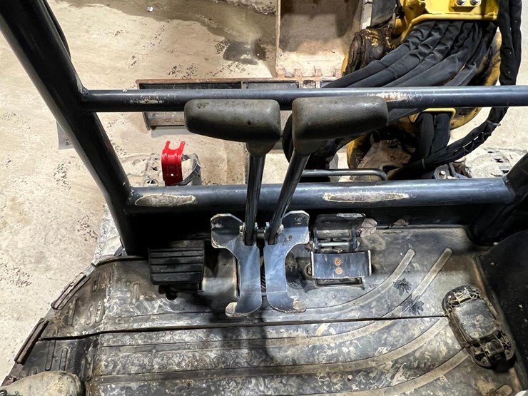 2016-yanmar-vio45-6a-image-26