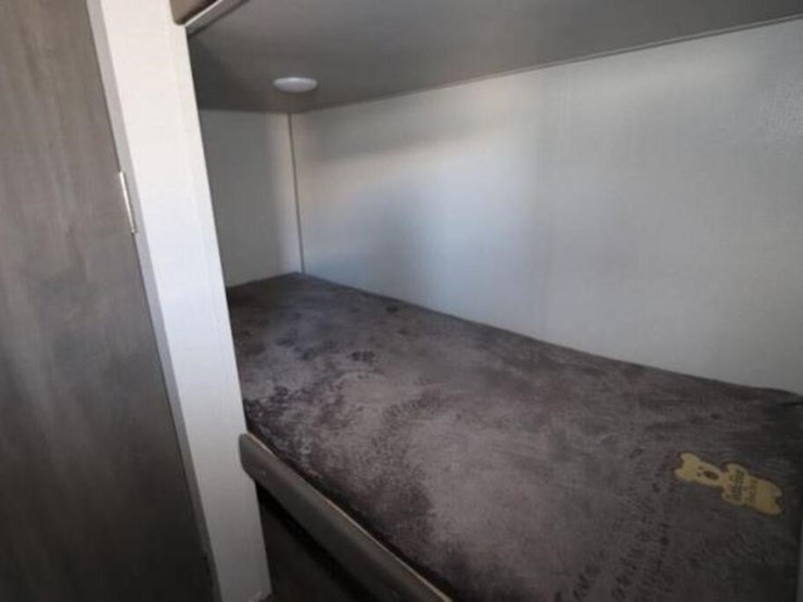 unused-2024-catalina-164bhx-travel-trailer-5zt2cae-image-20