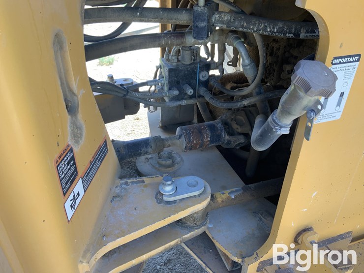 2012-deere-724k-image-11