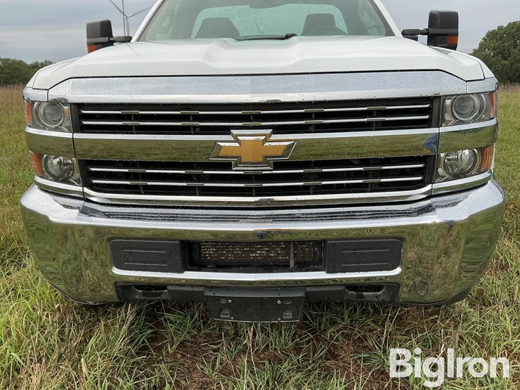 2015-chevrolet-silverado-3500-image-18