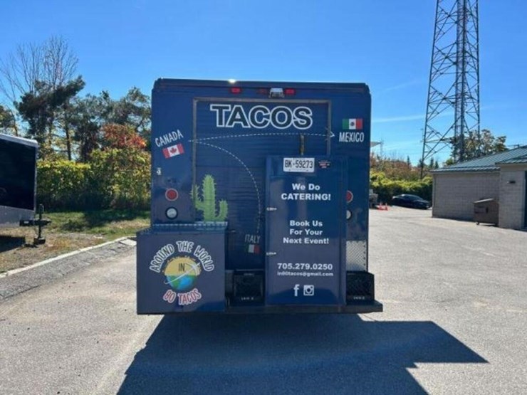 2007-ford-l8000-image-4