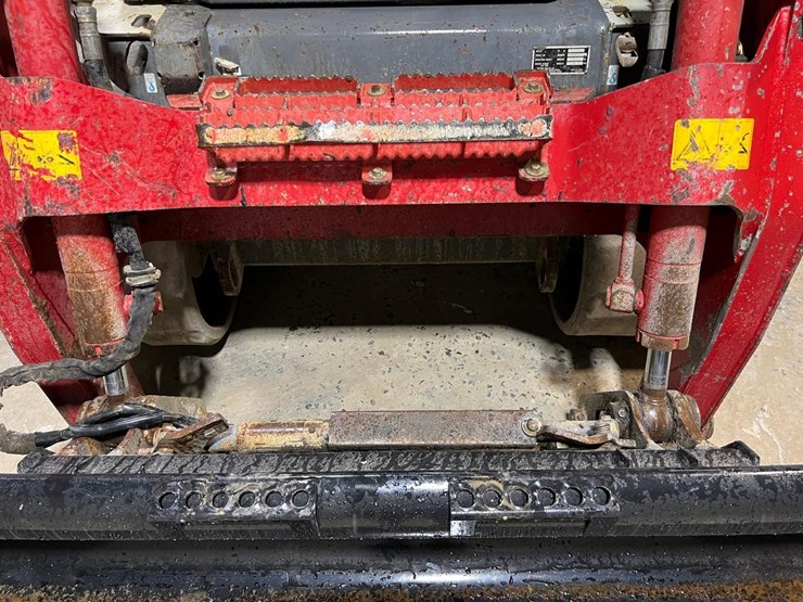 takeuchi-tl10v2-image-10