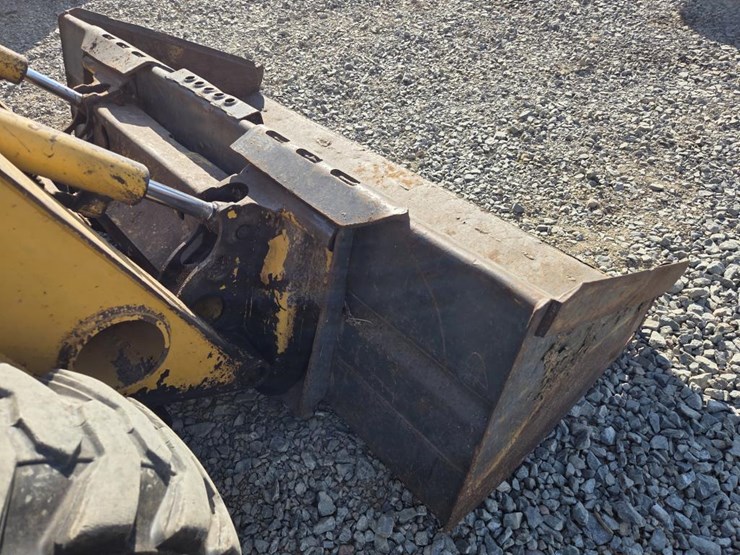 john-deere-250-image-12
