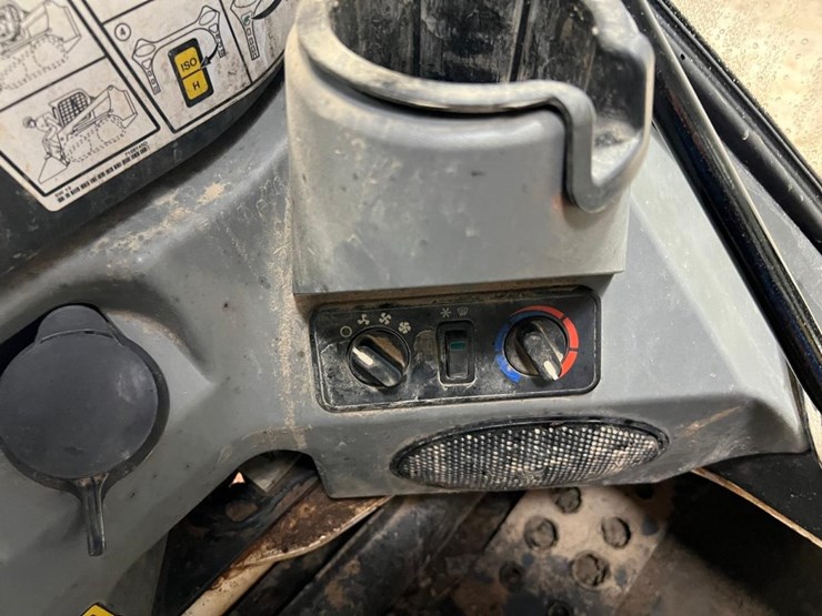 2023-bobcat-t770-image-26