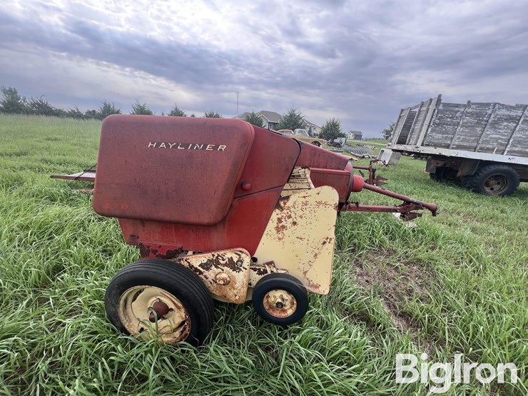 new-holland-270-image-4