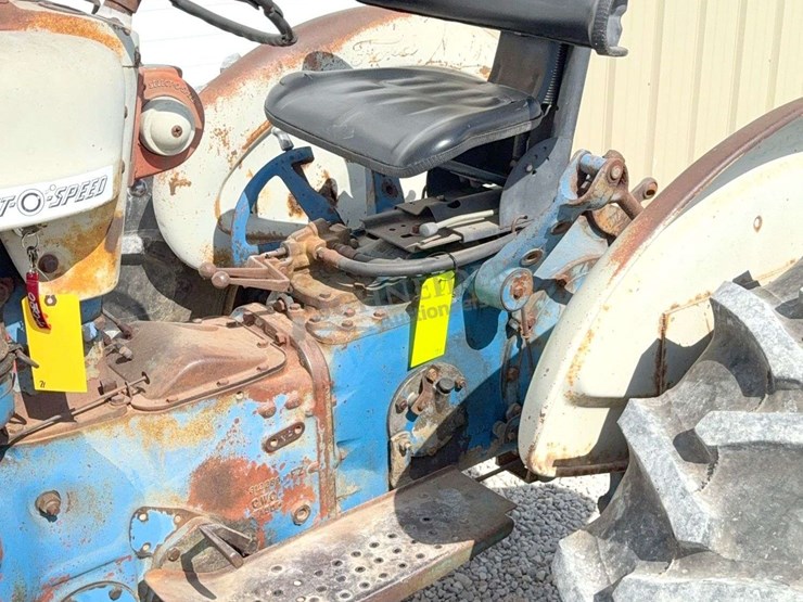 ford-4000-image-27
