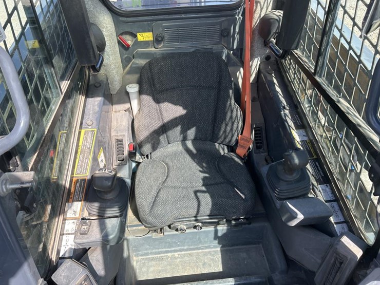 deere-333g-image-40