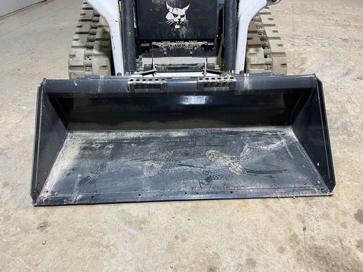 2022-bobcat-t64-image-38