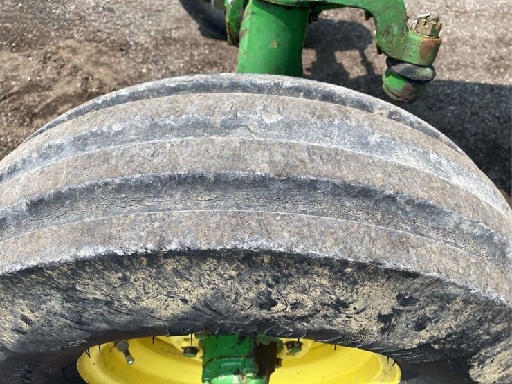 john-deere-2510-image-10