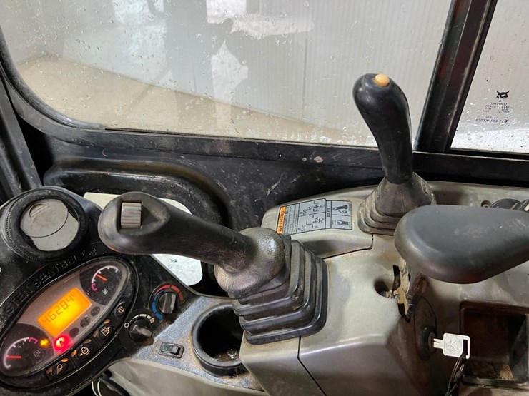 bobcat-e32-image-27
