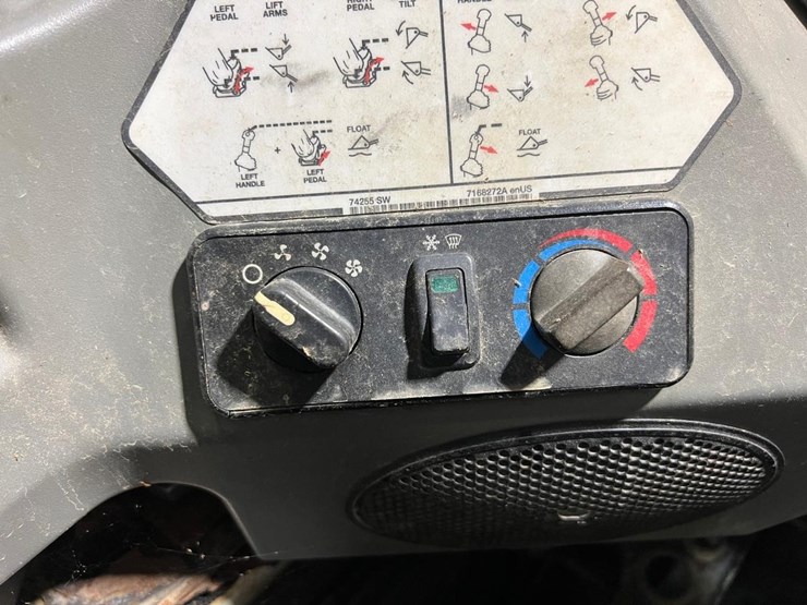 2012-bobcat-t650-image-29