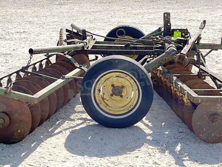 john-deere-10-image-3