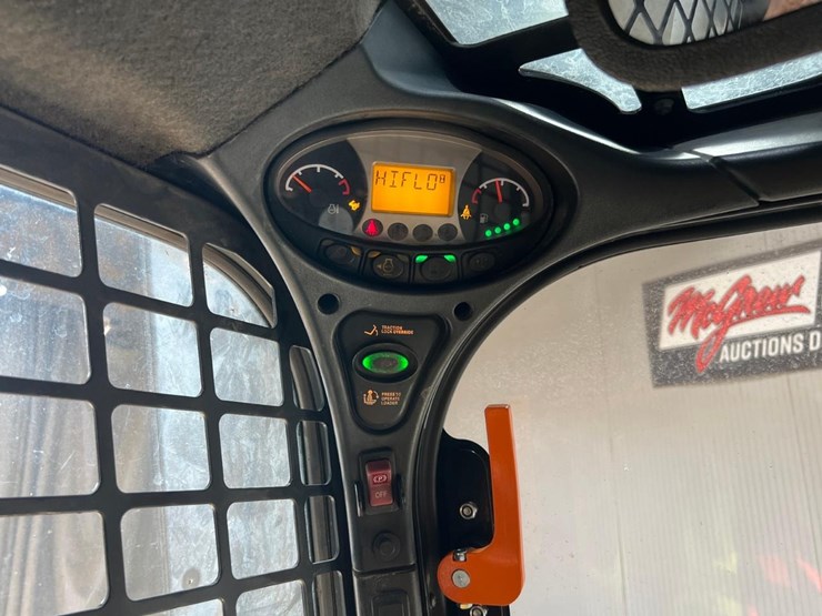 2017-bobcat-t870-image-25