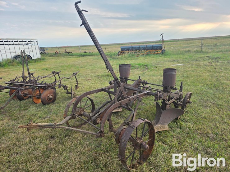 john-deere-2-image-1