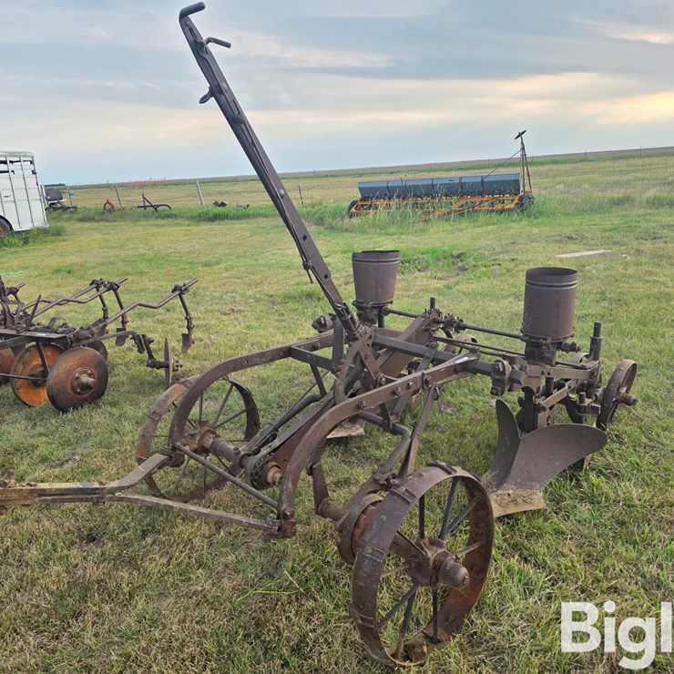 JOHN DEERE 2