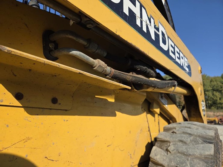 john-deere-250-image-22