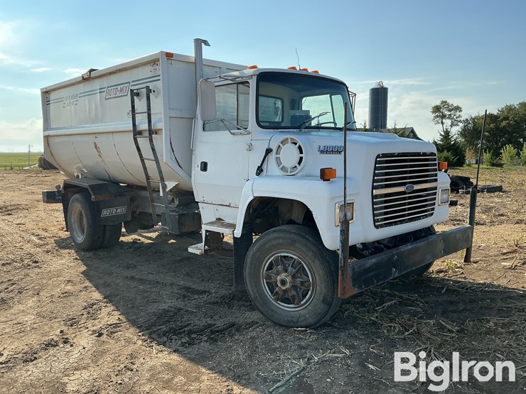 1992-ford-ln8000-image-3