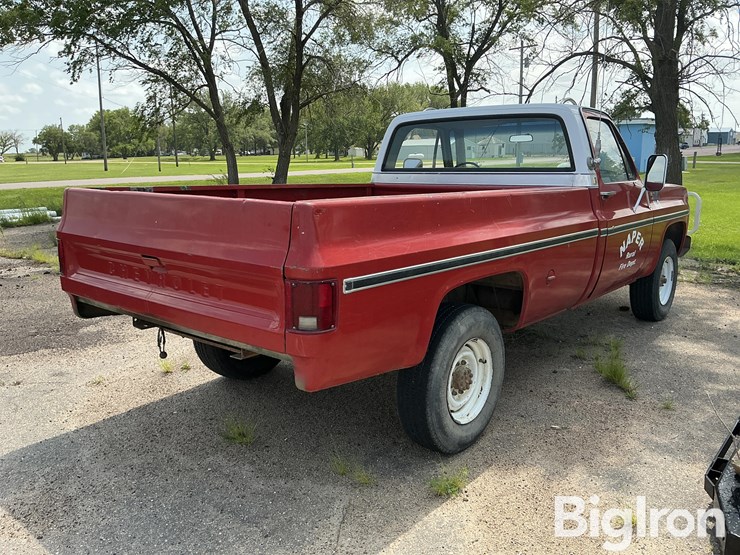 1975-chevrolet-custom-deluxe-image-5