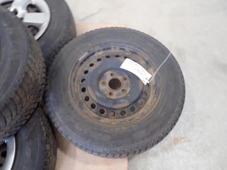 qty-of-(4)-antares-215/75r16-tires-&-rims-image-9