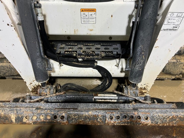 2016-bobcat-t870-image-10