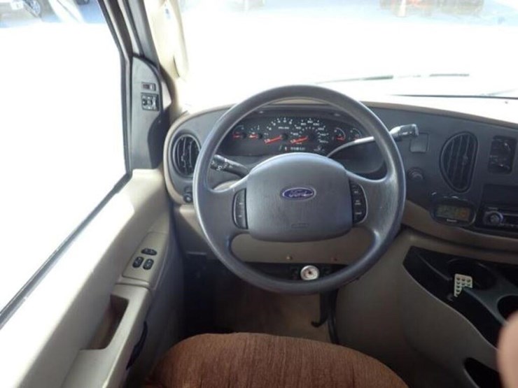 2007-big-foot-30mh26sl-26-ft-s/a-class-c-motorhome-image-18