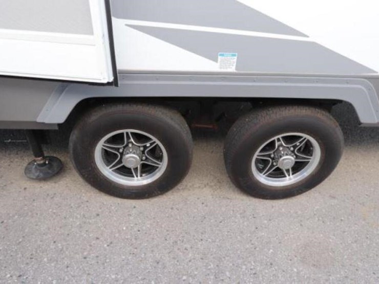 unused-2025-cardinal-27rb-5th-wheel-4x4fcac21sg106-image-11